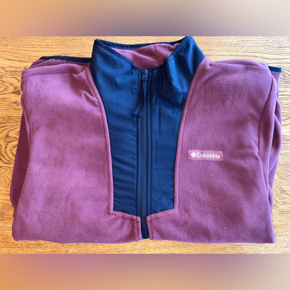 Columbia Burgundy Fleece Jacket with Black Accents | NWT | Size Medium - Picture 16 of 16